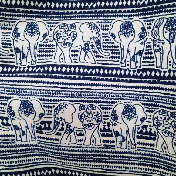 Downeast Blue & White Elephant Blouse M - Picture 3 of 5